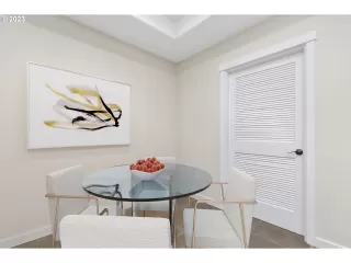 Photo #4: 23327640 Listing