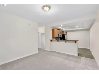 Photo #5: 23327640 Listing