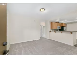 Photo #6: 23327640 Listing