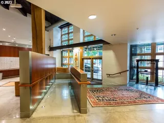 Photo #2: 23327716 Listing