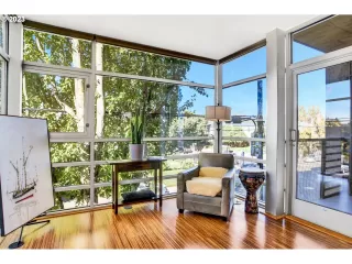 More Details about MLS # 23328441 : 910 SE 42ND AVE 280