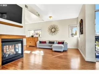 Photo #2: 23328441 Listing