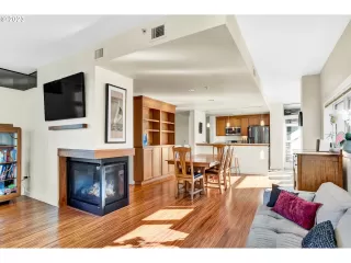 Photo #3: 23328441 Listing