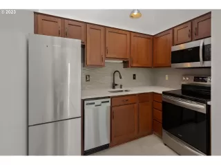 Photo #1: 23328644 Listing