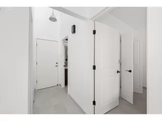 Photo #4: 23328644 Listing