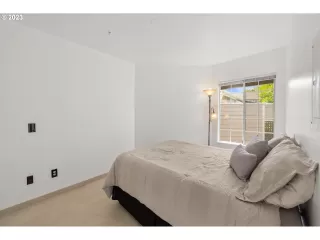 Photo #5: 23328644 Listing