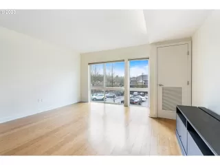 Photo #4: 23328956 Listing 