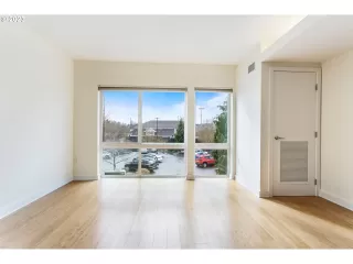 Photo #5: 23328956 Listing 