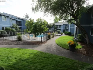 Photo #6: 23329628 Listing