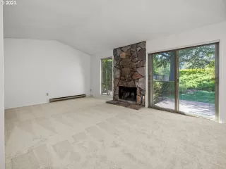 Photo #5: 23329819 Listing