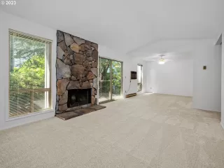 Photo #6: 23329819 Listing