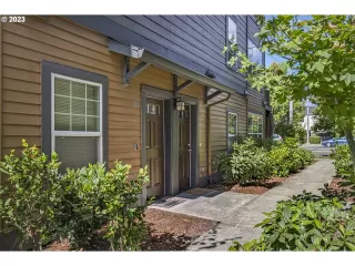Photo #2: 23330003 Listing 