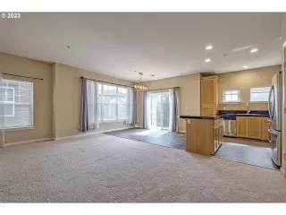 Photo #4: 23330003 Listing 