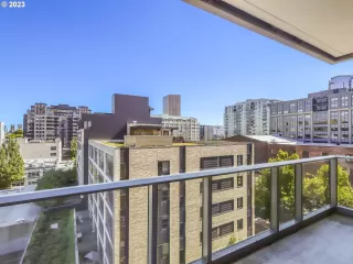 Photo #6: 23331666 Listing