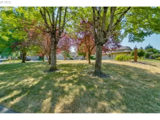 Photo #3: 23331781 Listing