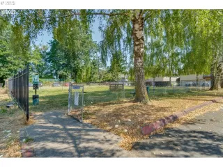 Photo #4: 23331781 Listing