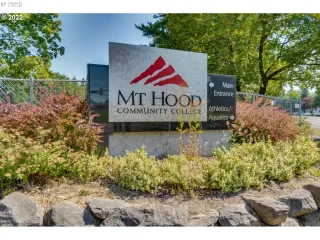 Photo #5: 23331781 Listing