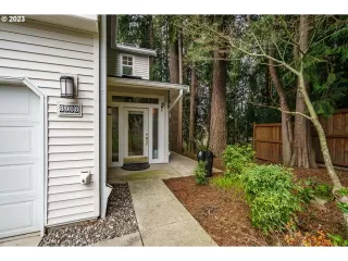 Photo #2: 23332823 Listing