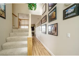 Photo #3: 23332823 Listing