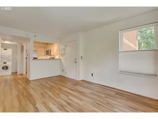 Photo #1: 23334947 Listing 