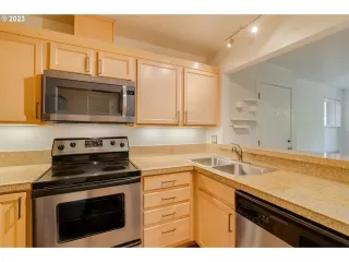 Photo #5: 23334947 Listing 