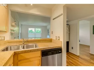 Photo #6: 23334947 Listing 