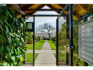 Photo #1: 23335980 Listing