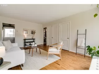 Photo #3: 23335980 Listing