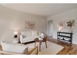 Photo #4: 23335980 Listing