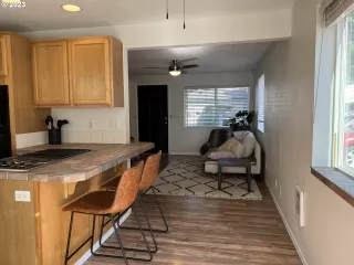 Photo #4: 23336394 Listing