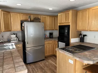 Photo #6: 23336394 Listing