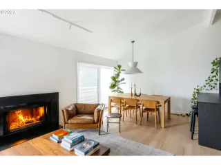 Photo #4: 23336708 Listing