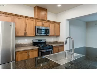 Photo #3: 23337649 Listing