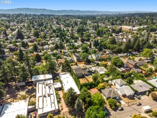 Photo #4: 23340386 Listing