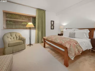 Photo #2: 23340389 Listing