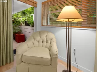 Photo #5: 23340389 Listing