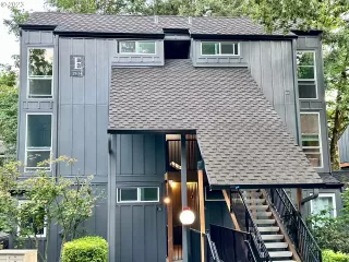 Photo #3: 23340529 Listing