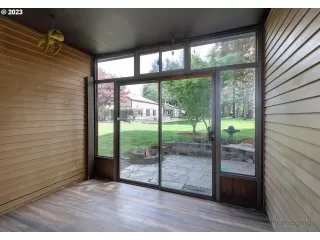 Photo #6: 23340552 Listing