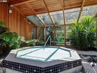 Photo #4: 23340774 Listing