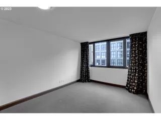 Photo #3: 23341400 Listing