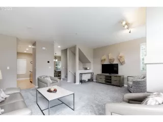 Photo #6: 23342371 Listing 