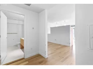 Photo #1: 23342702 Listing