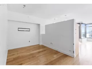 Photo #6: 23342702 Listing