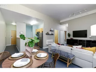 Photo #2: 23342779 Listing