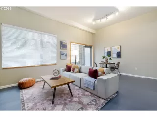 Photo #5: 23342779 Listing