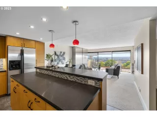 Photo #3: 23343120 Listing