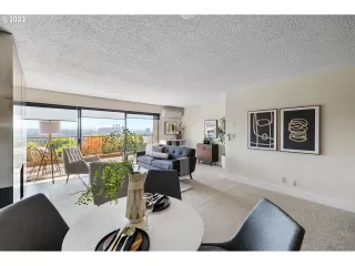 Photo #4: 23343120 Listing