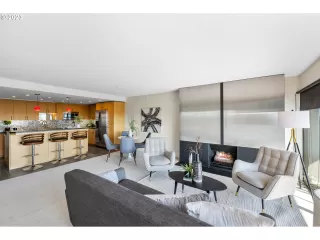 Photo #6: 23343120 Listing