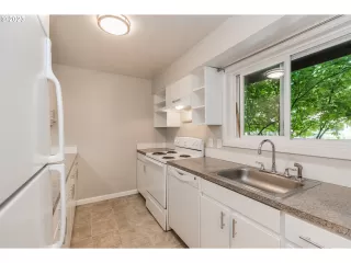 Photo #2: 23343323 Listing