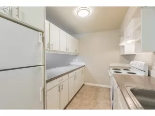 Photo #3: 23343323 Listing